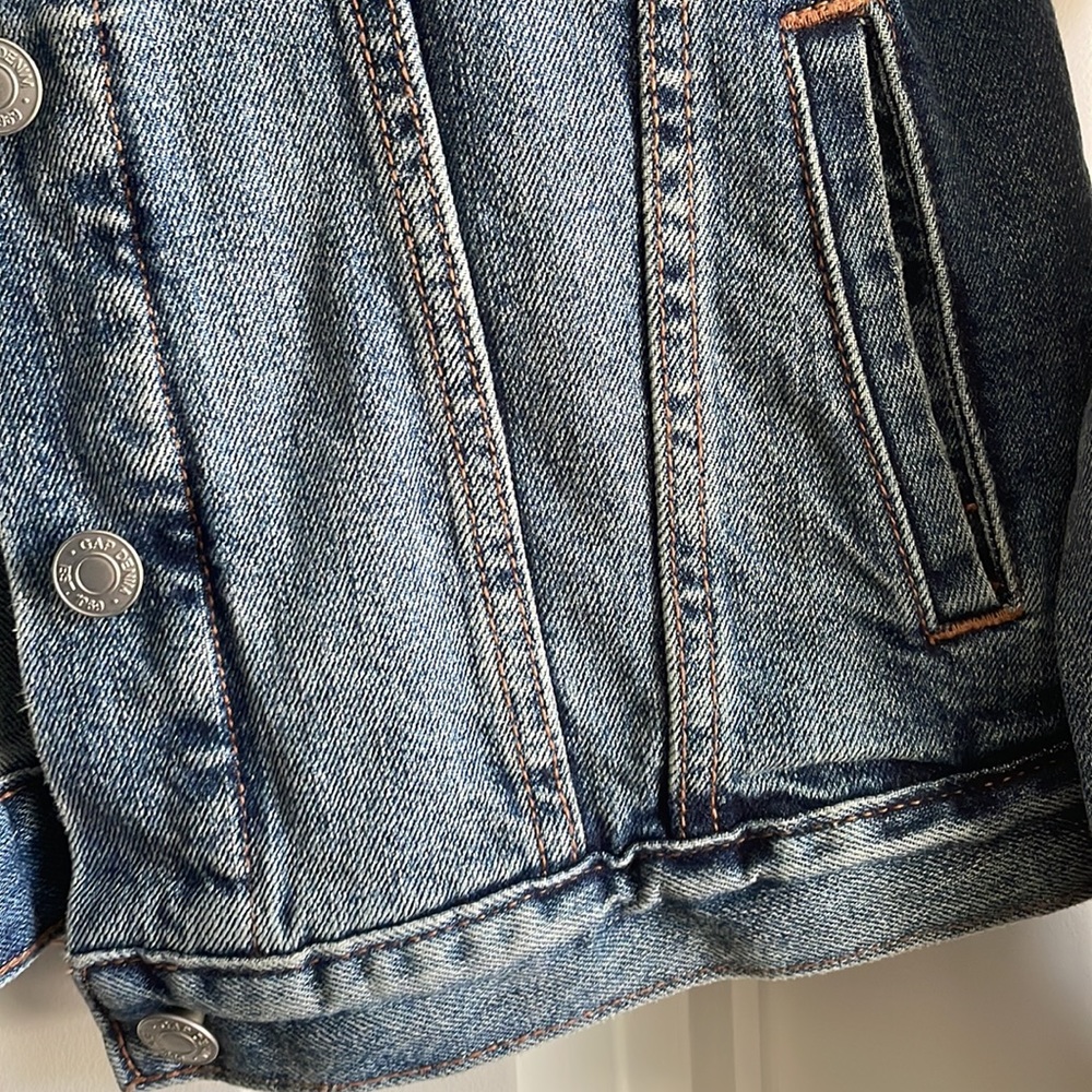 Gap Denim Jacket Euc - image 6